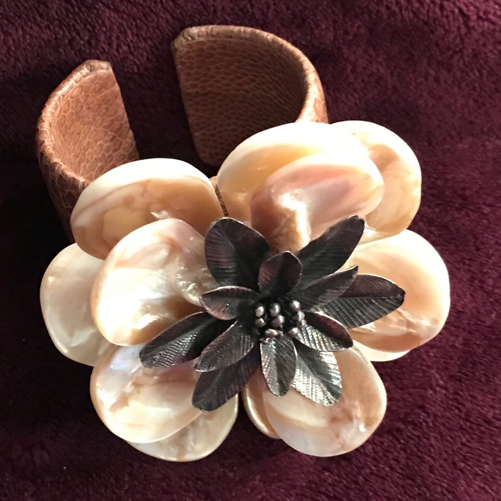 Mother Of Pearl 925 SS Leather Cuff